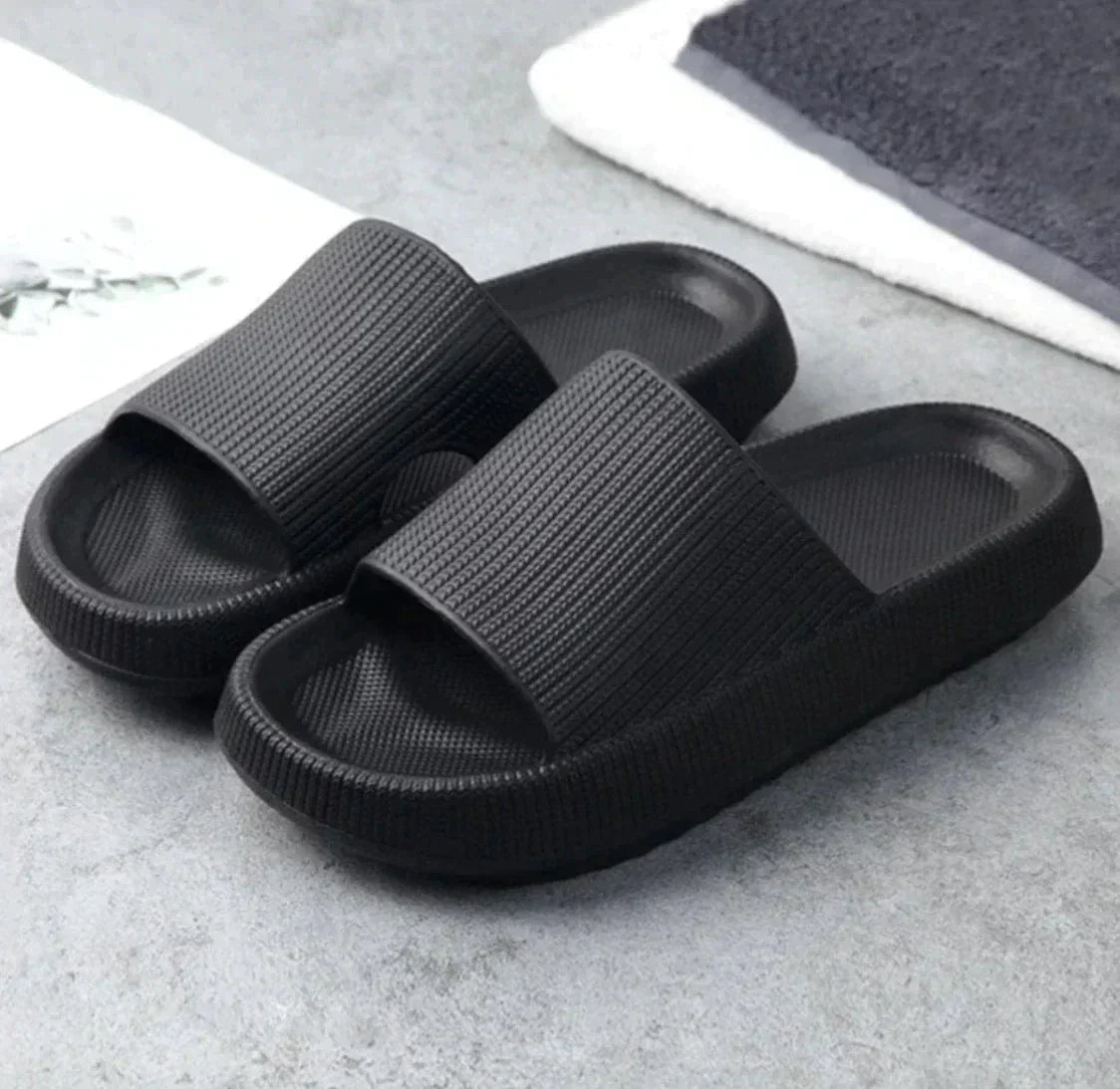 Unisex Lightweight Outdoor Slippers | Wise