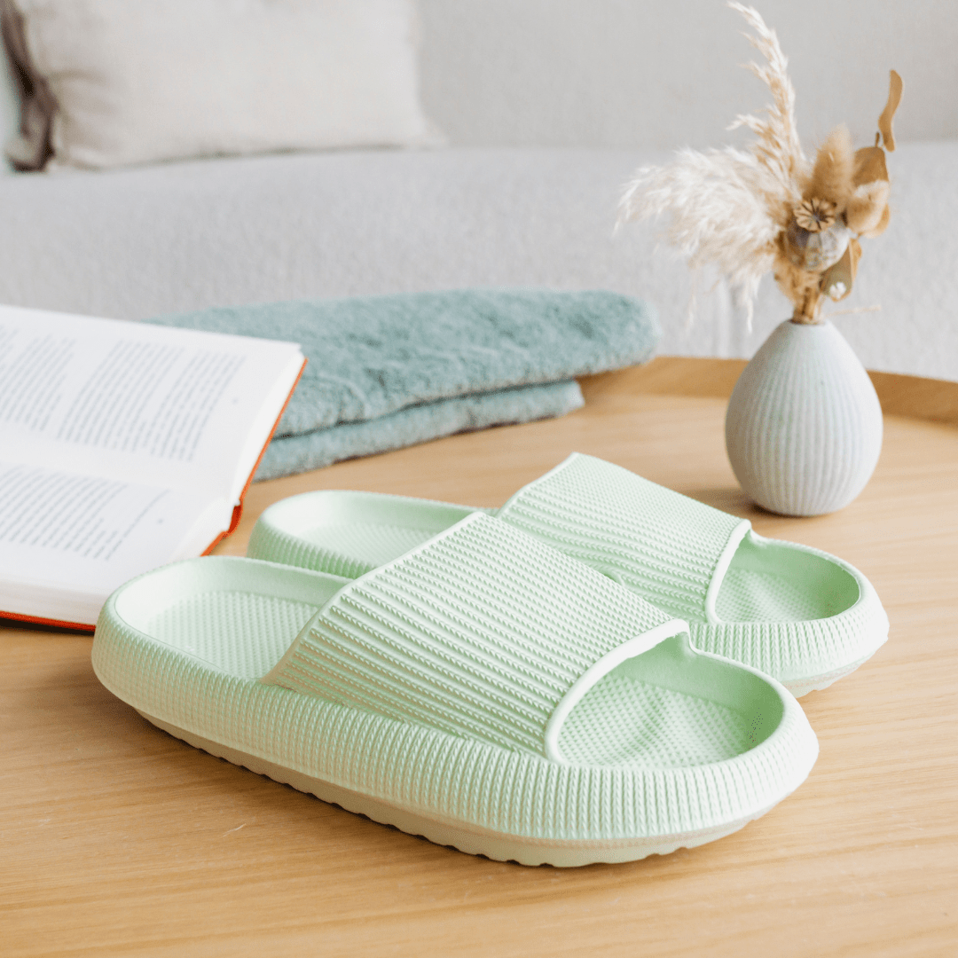 Unisex Lightweight Outdoor Slippers | Wise